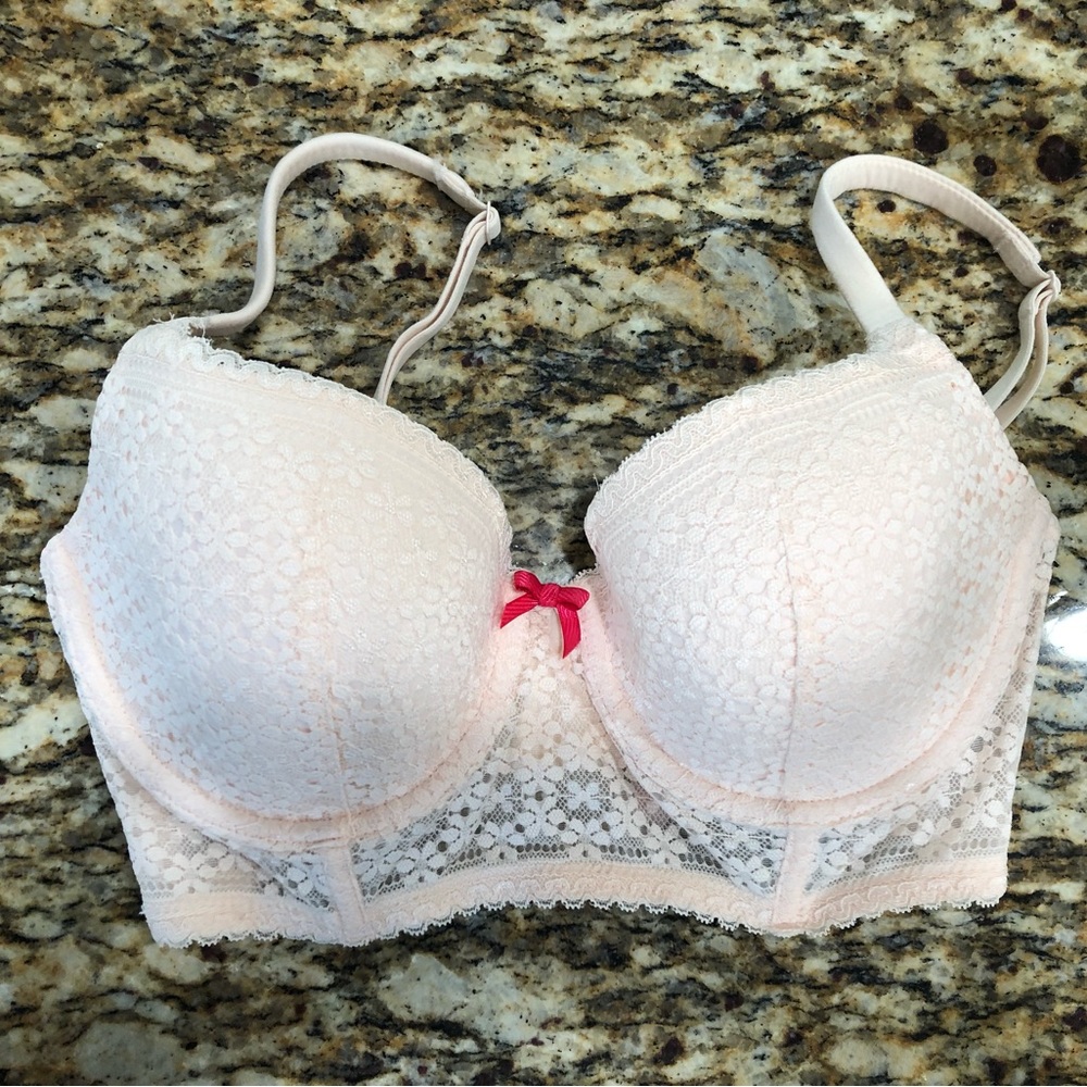 Victoria’s Secret Body By Victoria Lined Demi Bra. 32DD. Light pink. Long line.
